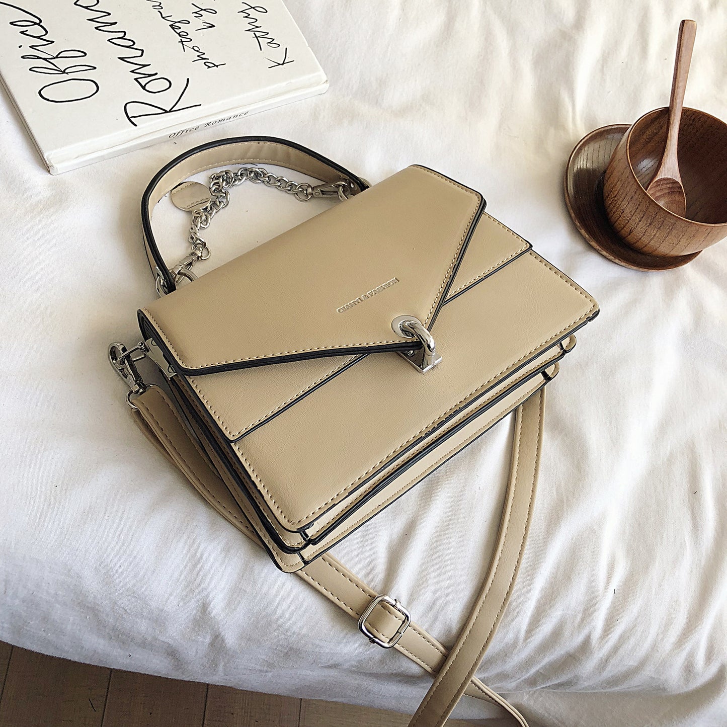 Cité Chain Satchel