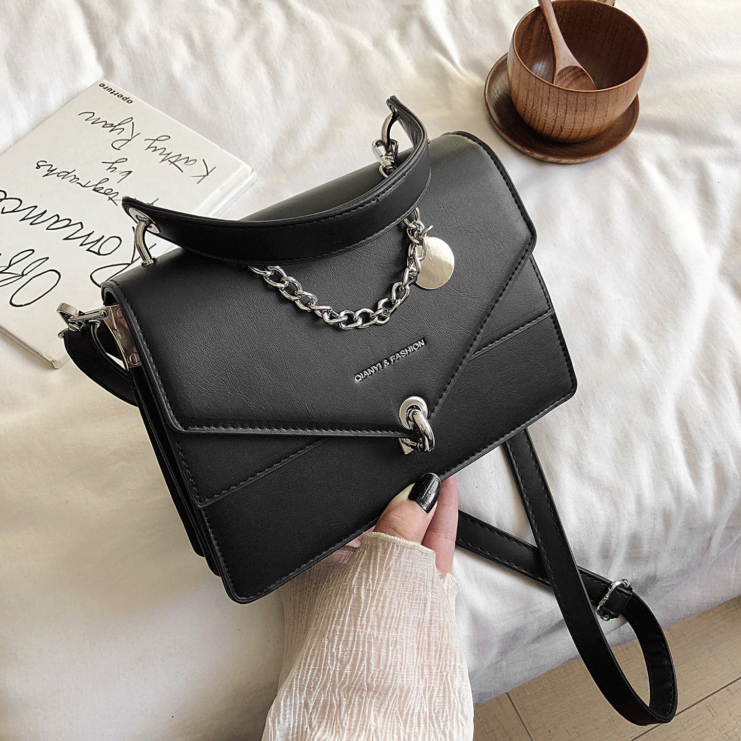 Cité Chain Satchel