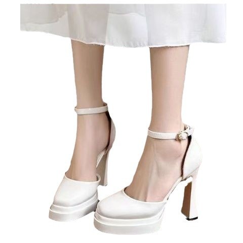 Small-sized Height Increasing Slim Fit Heels