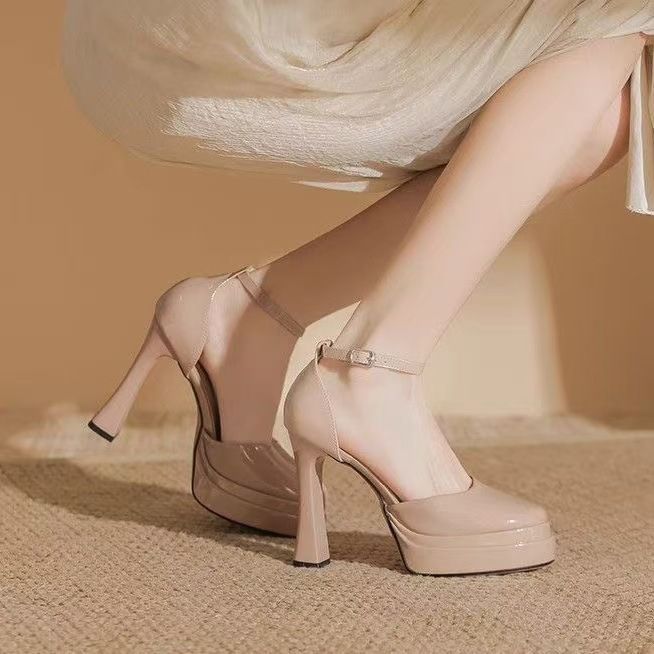 Small-sized Height Increasing Slim Fit Heels