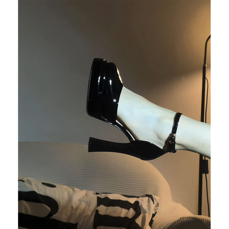 Small-sized Height Increasing Slim Fit Heels