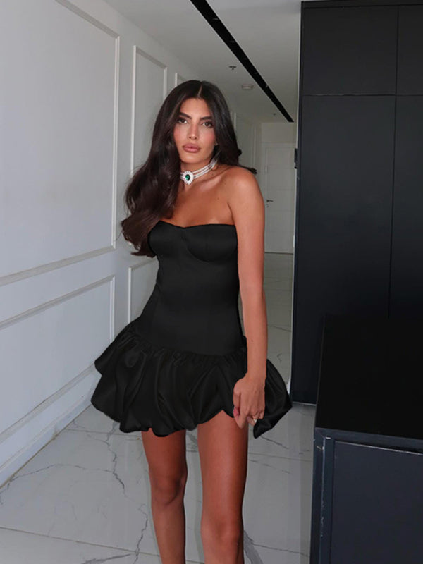 Robe trapèze froncée sexy à coupe slim et haut tube