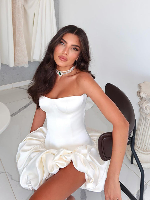 Robe trapèze froncée sexy à coupe slim et haut tube