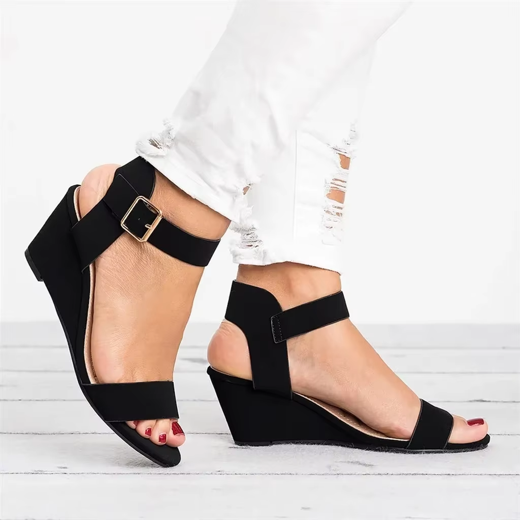 One-word Buckle Roman Heel Sandals